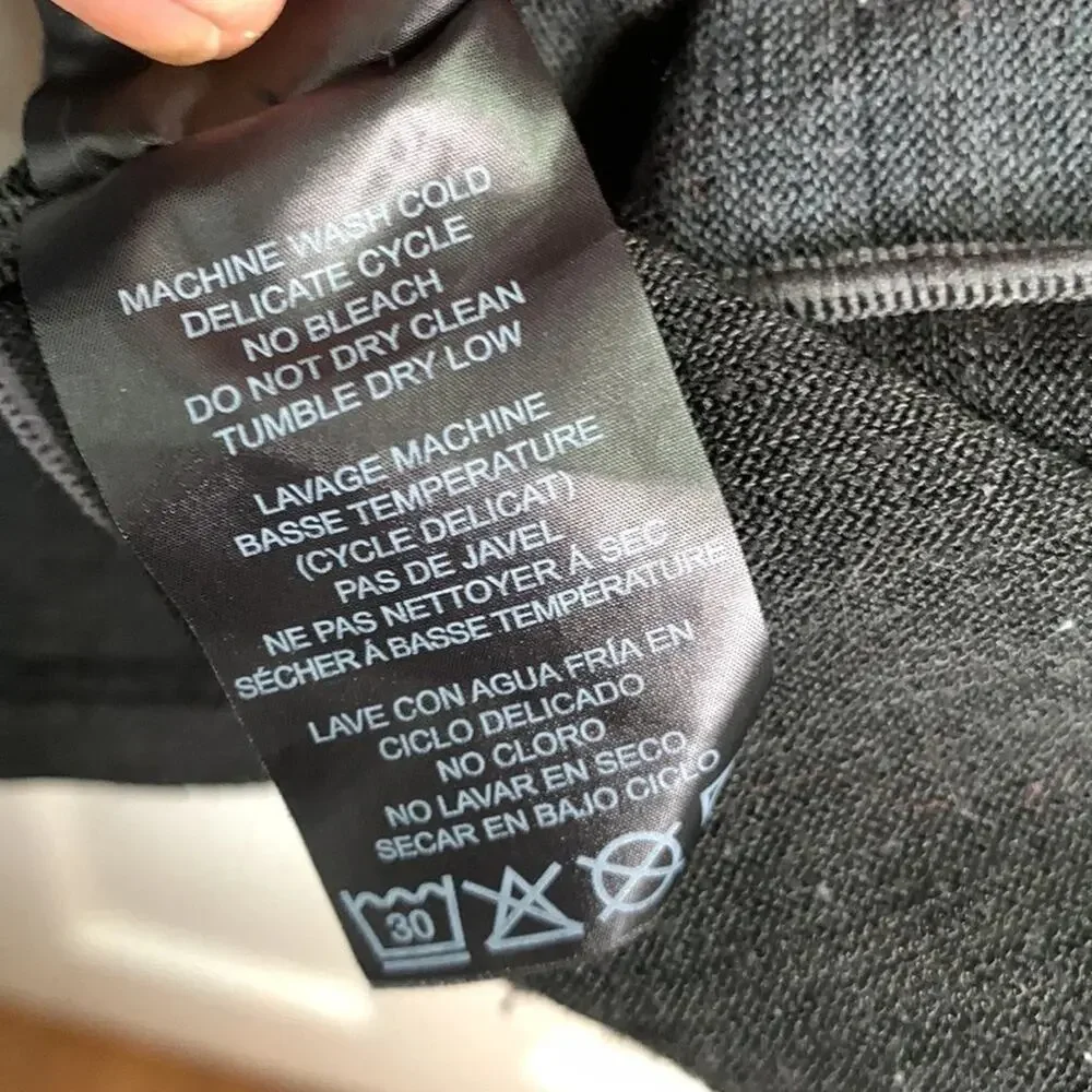 Kuhl Men’s Ryzer 1/4 zip Long-sleeve Pullover in Black Carbon M-057 Sz S